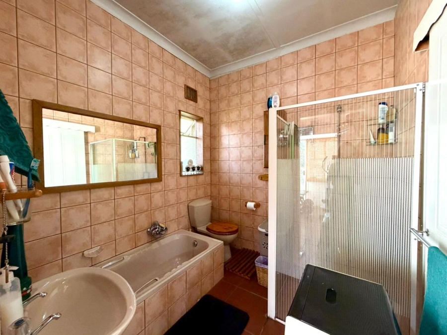 3 Bedroom Property for Sale in Oudtshoorn North Western Cape